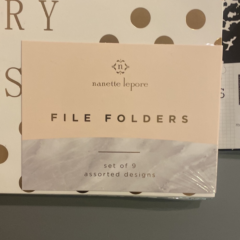 Folders - Picture 5 of 6